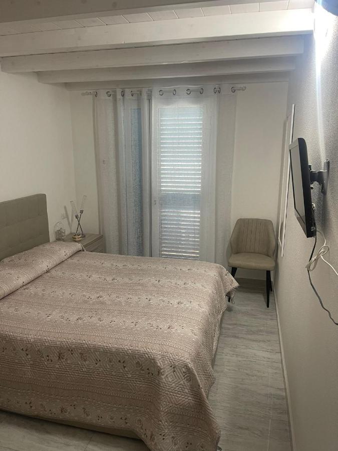 La Perla Del Mare 2 Bed & Breakfast La Caletta Exterior photo